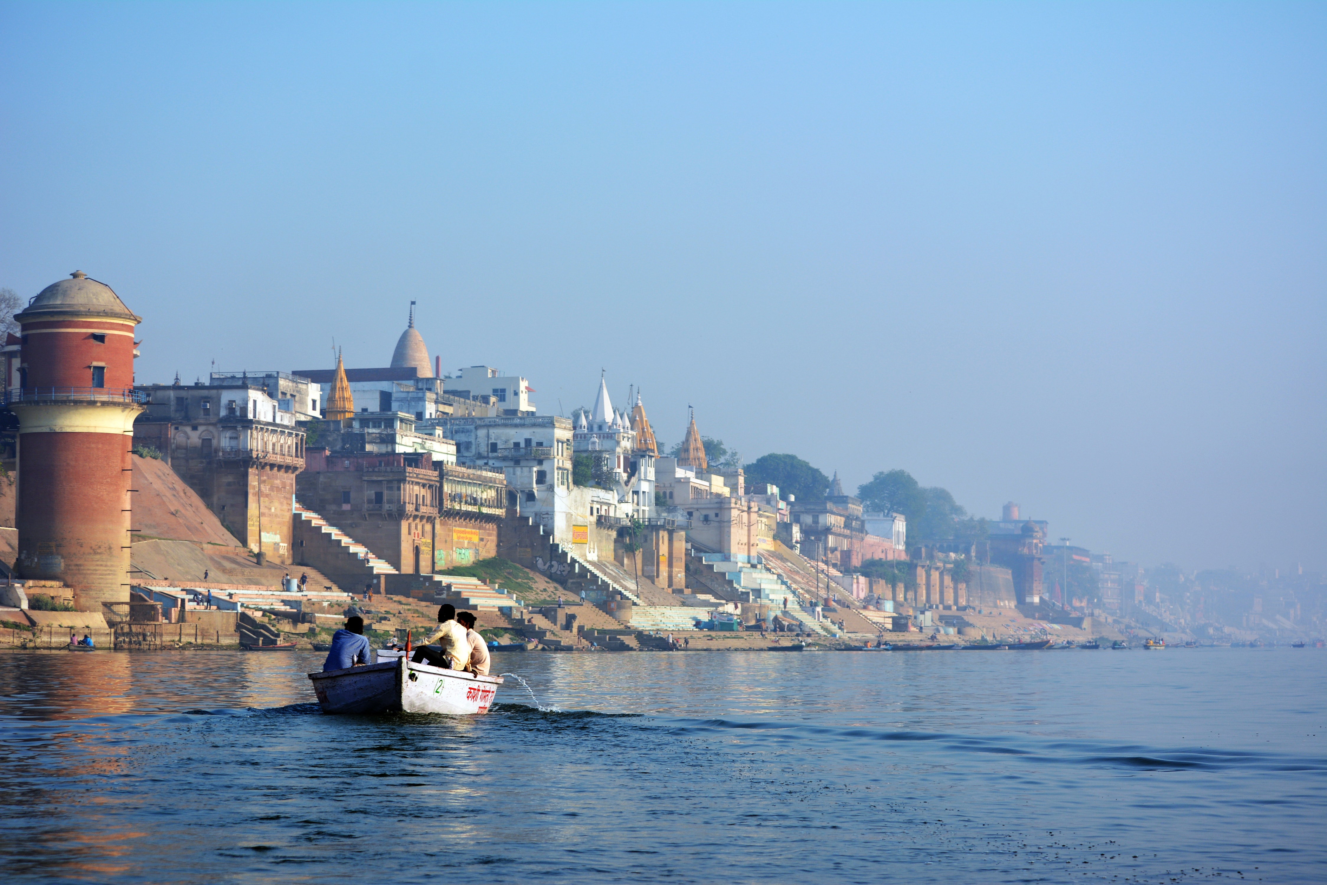 Among the many places to visit in India. Varanasi is one of them. It is the sacred city of India. Here is the banks of Yamuna river.